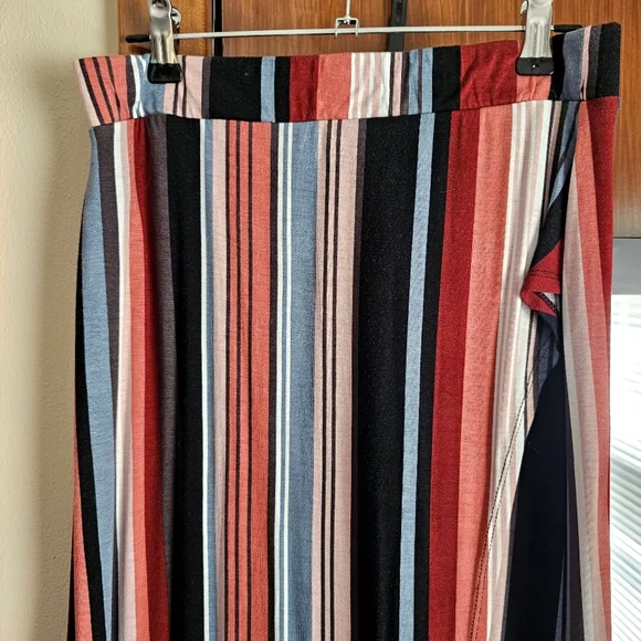✨ Charlotte Russe Multicolor Striped Floor Length High Slit Skirt - Size M - Picture 5 of 8